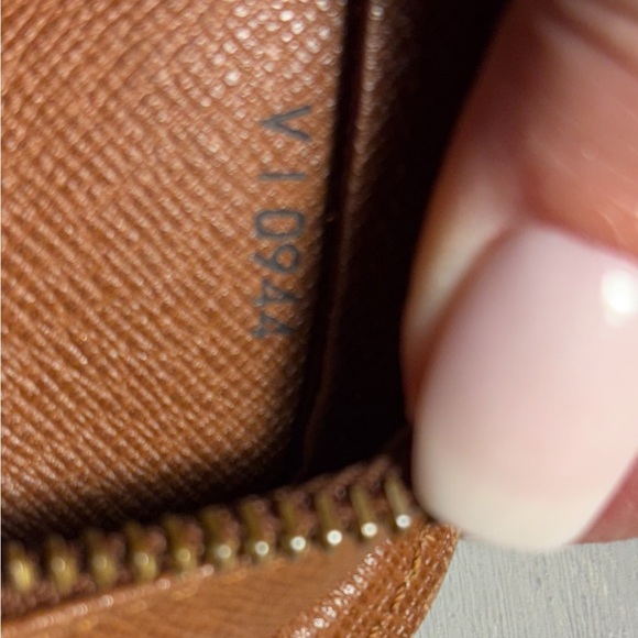 Louis Vuitton Brown Monogram Orsay Zip Clutch - Picture 10 of 13